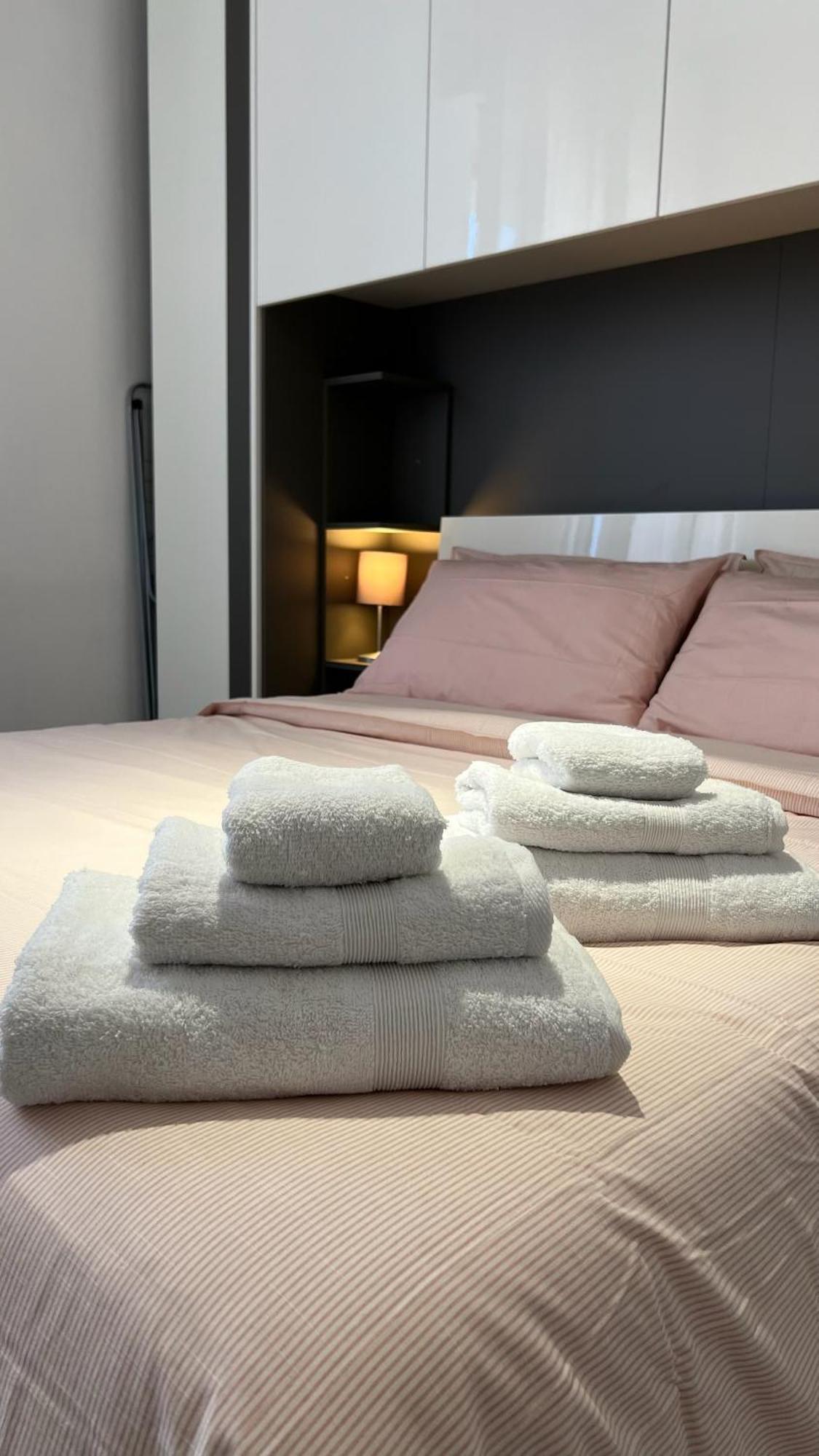 Rafael Milano - 10 Min From Linate Airport, Centrale Fs, Ospedale San Raffaele Apartment Ngoại thất bức ảnh